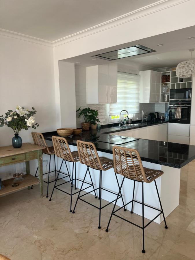Playa Cristo Amazing Beach Terrace Appartment Estepona Exterior photo