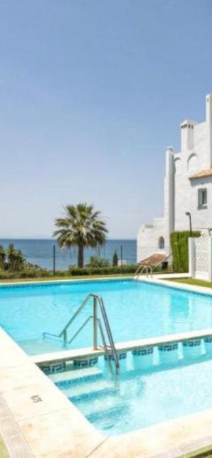 Playa Cristo Amazing Beach Terrace Appartment Estepona Exterior photo