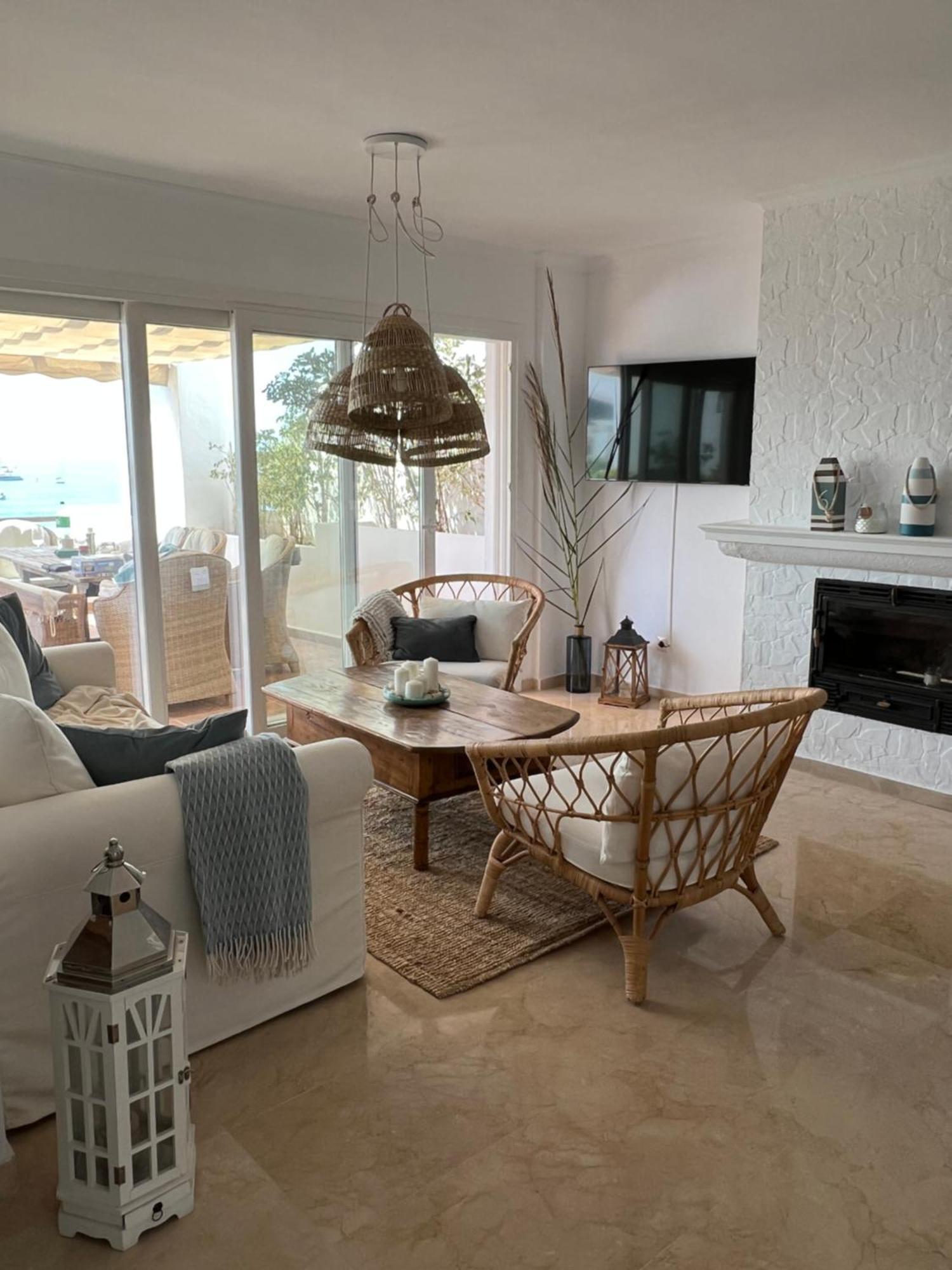 Playa Cristo Amazing Beach Terrace Appartment Estepona Exterior photo
